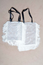 Load image into Gallery viewer, 代官山 蔦屋書店出品中/LACE CURTAIN FRINGE BAG/LARGE