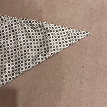 Load image into Gallery viewer, MELTON TRIANGLE SHAWL/BEG_A