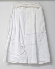 Load image into Gallery viewer, Table Cloth Wide Tuck Shorts