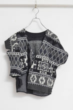 Load image into Gallery viewer, KNIT CROSSOVER C/D_F