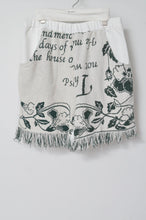 Load image into Gallery viewer, 002_WHT FRINGE RUG SHORTS_02size