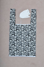画像をギャラリービューアに読み込む, 01_FLOWER LACE CONVINI-BAG_TWO-TONE/WHT×ASS