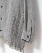 Load image into Gallery viewer, Tablecloth collar fringe shirt / linen herringbone_B