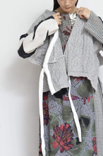 Load image into Gallery viewer, KNIT CROSSOVER C/D_B
