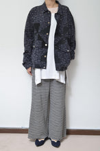 Load image into Gallery viewer, 代官山 蔦屋書店出品中/FLOWER LACE QUILTED WORK BLOUSON_BLACK
