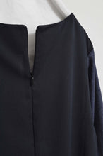 Load image into Gallery viewer, T FLORAL LONG OP/DARK/00 size