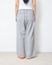 Load image into Gallery viewer, Beaded line flare sweat pants