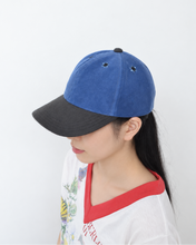 Load image into Gallery viewer, Flower eyelet cap / Blue