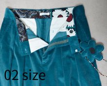 Load image into Gallery viewer, Deep tuck wide pants / corduroy / Deep green