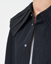 Load image into Gallery viewer, PLEATED COLLAR SLEEVELESS SHIRT_E