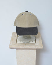 Load image into Gallery viewer, Flower eyelet cap / Beige