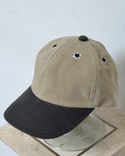 Load image into Gallery viewer, Flower eyelet cap / Beige