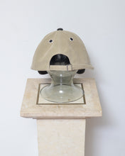 Load image into Gallery viewer, Flower eyelet cap / Beige