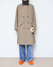 Load image into Gallery viewer, Flower charm pea coat / peach skin