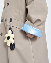 Load image into Gallery viewer, Flower charm pea coat / peach skin