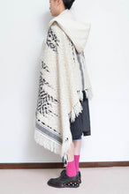 Load image into Gallery viewer, tsutae SHAWL HOODIE_SHUMAG / OFF WH×BLK