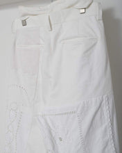 Load image into Gallery viewer, Table Cloth Wide Tuck Shorts