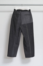 Load image into Gallery viewer, BLK DENIM WIDE TUCK PT 01