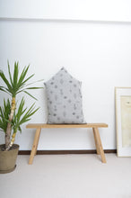 画像をギャラリービューアに読み込む, RUG CUSHION (PANSY) / C