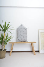 画像をギャラリービューアに読み込む, RUG CUSHION (OMAMORI) / B