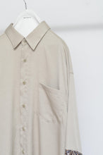 Load image into Gallery viewer, SILKY TWILL SHIRTS(PRINT) BEG/02