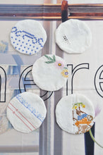 Load image into Gallery viewer, TABLE CLOTH COASTER_set of 5/D