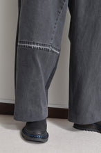 Load image into Gallery viewer, BLK DENIM WIDE TUCK PT 01