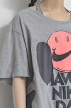 Load image into Gallery viewer, SMILE T/E