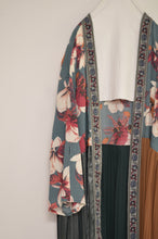 Load image into Gallery viewer, ALOHA SH ROBE_01