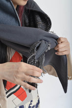 画像をギャラリービューアに読み込む, HOOD SHAWL (tsutae SPECIAL) / B