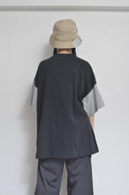 Load image into Gallery viewer, CUT AND CONNECTED T/GRY