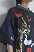 Load image into Gallery viewer, CUT AND CONNECTED T/DARK