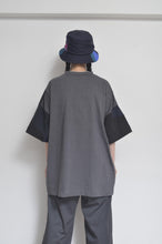 Load image into Gallery viewer, CUT AND CONNECTED T/DARK