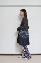 Load image into Gallery viewer, TIERED L/ST OP 00 / CHARCOAL