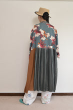 Load image into Gallery viewer, ALOHA SH ROBE_01