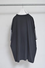 Load image into Gallery viewer, CUT AND CONNECTED T/GRY