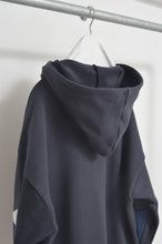 画像をギャラリービューアに読み込む, CUT AND CONNECTED BACKPILE HOODIE / DARK
