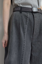 Load image into Gallery viewer, BLK DENIM WIDE TUCK PT 02