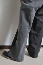 Load image into Gallery viewer, BLK DENIM WIDE TUCK PT 02