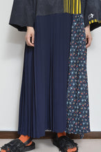 Load image into Gallery viewer, PLATED TEE OP (EMBROIDERY) 01 / B