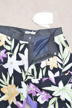 画像をギャラリービューアに読み込む, FLARED FLORAL PT 01 / ASS_C