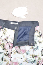 画像をギャラリービューアに読み込む, FLARED FLORAL PT 01 / ASS_A