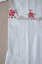 Load image into Gallery viewer, WHT TABLE CLOTH OP/COL