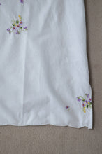 Load image into Gallery viewer, WHT TABLE CLOTH OP/COL