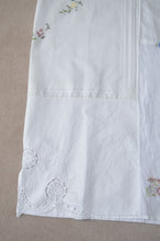 Load image into Gallery viewer, WHT TABLE CLOTH OP/COL