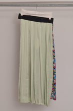 画像をギャラリービューアに読み込む, PLEATED SK_002