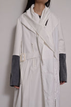 Load image into Gallery viewer, TABLE CLOTH △ SHAWL COAT_WHT