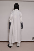Load image into Gallery viewer, TABLE CLOTH △ SHAWL COAT_WHT