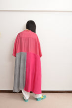 Load image into Gallery viewer, FLOWER PATCH ROBE / PNK