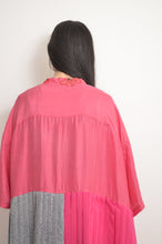 Load image into Gallery viewer, FLOWER PATCH ROBE / PNK